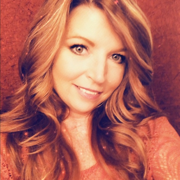 Meet your Posher, Jessica - Picture 3 of 4